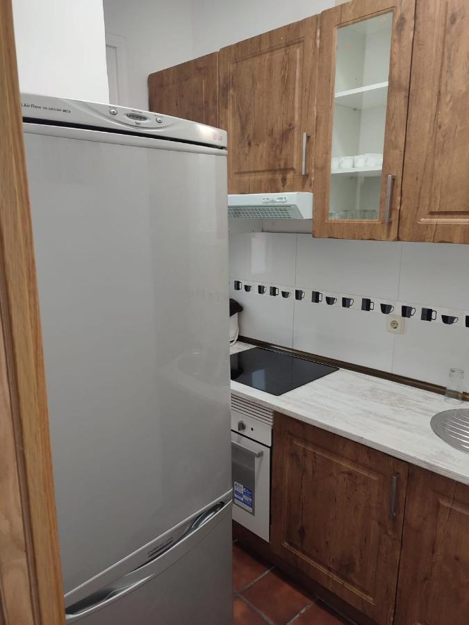 Апартаменты Apartamento En El Centro Del Pueblo Робледо-де-Чавела Экстерьер фото