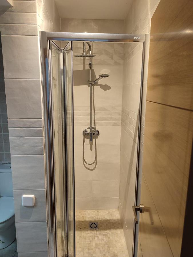 Апартаменты Apartamento En El Centro Del Pueblo Робледо-де-Чавела Экстерьер фото